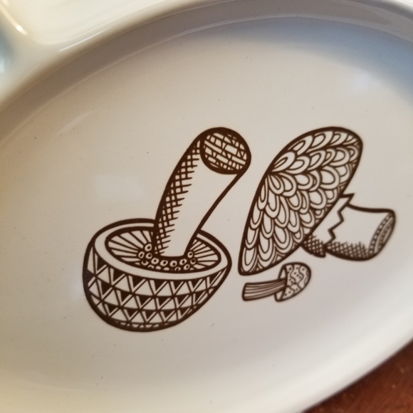 RARE Vintage Divided Fondue Plates with bonus forks - Picture 4 of 6